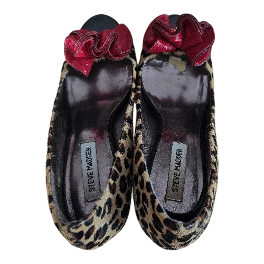 Steve Madden Leopard Heels with Red Leather Bow - Picture 4 of 5